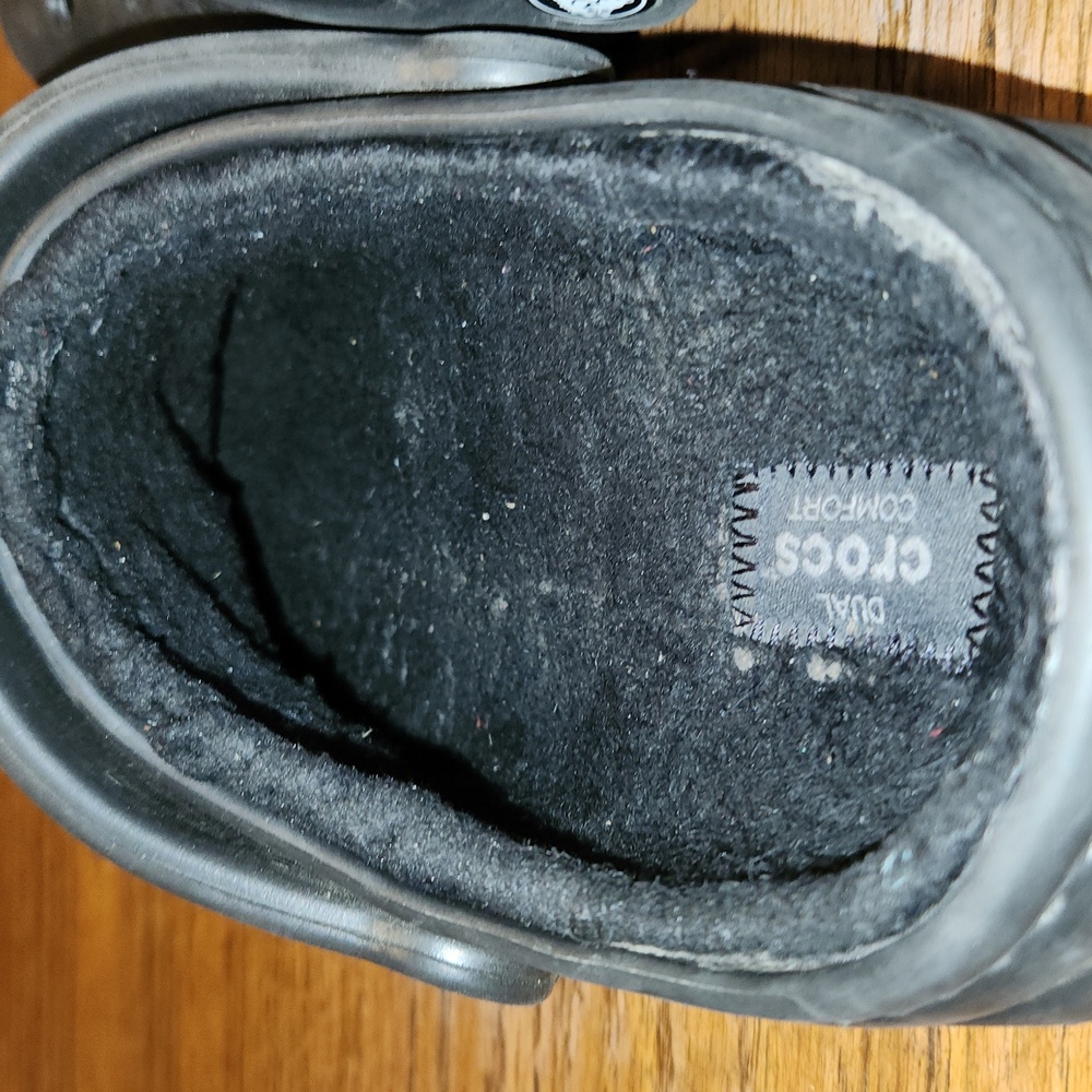 Black Crocs Size M6 W8 - Picture 4 of 9